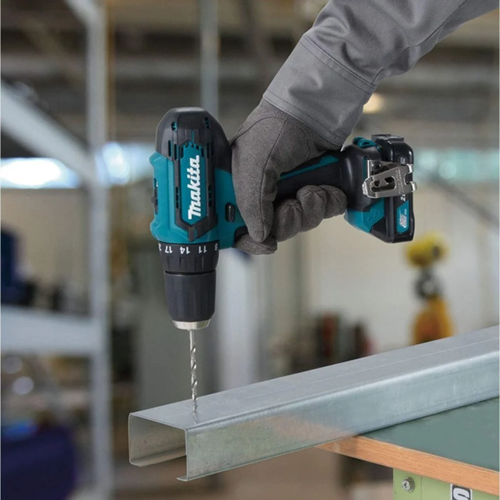 Makita DF333DSAE Akku-Bohrschrauber