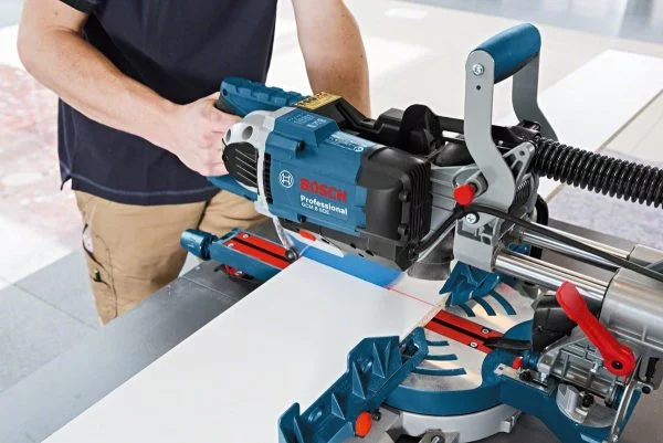 Bosch Professional GCM 8 SDE Paneelsäge, Kreissägeblatt, White-Space, 1600 W