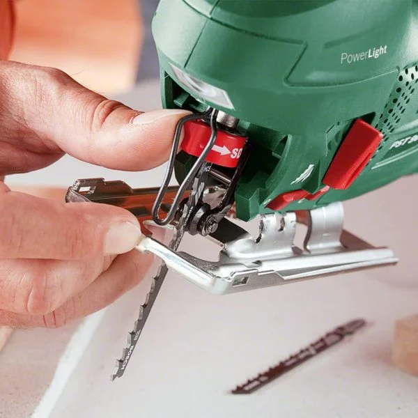 Bosch Stichsäge PST 900 PEL (620 Watt, Schnitttiefe 90 mm, im Kunststoffkoffer)