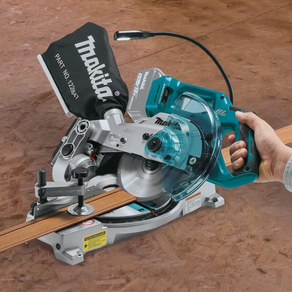 Makita DLS600Z Akku-Kapp- und Gehrungssäge