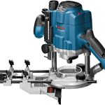 Bosch Professional Oberfräse GOF 1250 CE (1.250 Watt, Leerlaufdrehzahl 10.000-24.000 min-1, inkl. Kopierhülsenadapter, Parallelanschlag, Maulschlüssel 19 mm, Spannzange, im Karton)