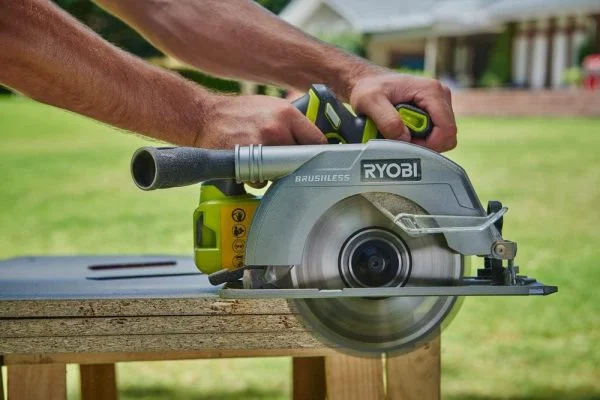 RYOBI 18 V ONE+ Brushless Akku-Handkreissäge R18CS7-140GZL