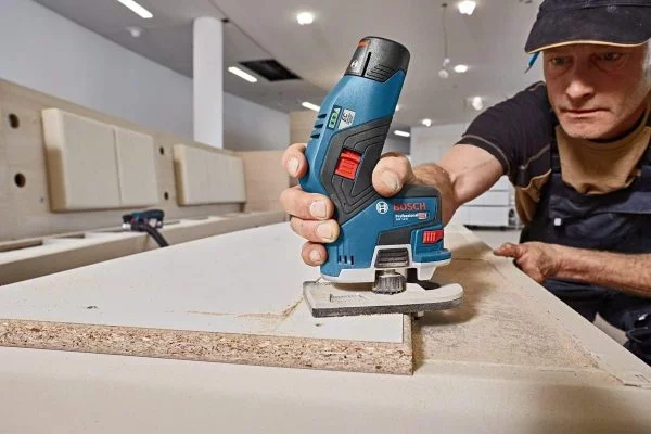 Bosch Professional 12V System Akku Kantenfräse GKF 12V-8
