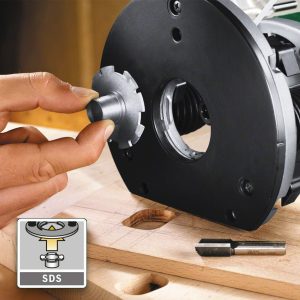 Bosch Oberfräse POF 1400 ACE (1400 W; für Holzbearbeitung; 3x Spannzange; Fräser; Parallelanschlag)