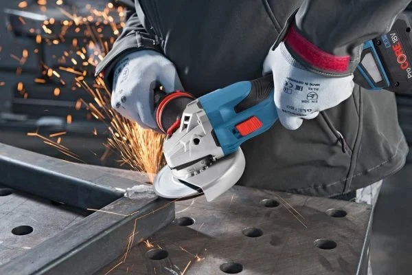Bosch Professional BITURBO Winkelschleifer GWS 18V-15 C