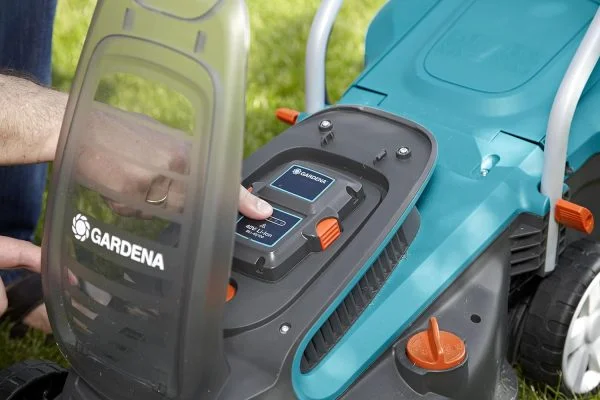 Gardena PowerMax Akkurasenmäher Set: Mäher bis 280m²