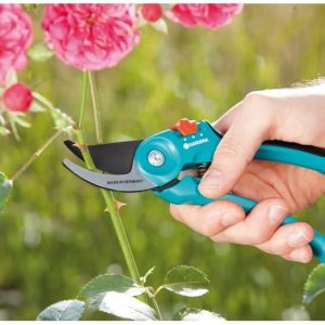 Gardena Gartenschere B/S-M: Stabile Rebenschere mit Bypass-Schneide