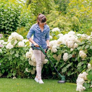 Bosch Akku Rasentrimmer EasyGrassCut 18V-26