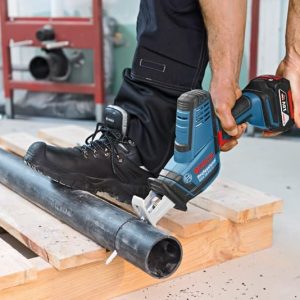 Bosch Professional 18V System Akku Säbelsäge GSA