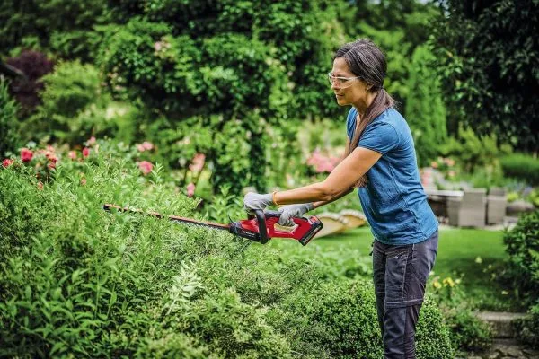 Einhell Akku-Heckenschere GC-CH 18/40 Li Solo Power X-Change (18 V, 40 cm Schnittlänge, 13 mm Zahnabstand, ergonomischer Griff, ohne Akku) – Bild 2