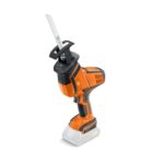 FEIN Akku-Säbelsäge ASAS 18-21 K AS zum Trennen an schwer zugänglichen Stellen. Kompatibel mit allen 18V AMPShare oder Bosch Professional 18V Akkus. Akku und Ladegerät nicht enthalten.