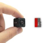 KUUS.® C1 Mini Überwachungskamera 2,3 cm | Kamera überwachung innen mit Nachtsicht & Bewegungsmelder | Full HD 1080P Micro Camera ohne WLAN mit aufzeichnung 32-GB SD Speicherkarte für Innen