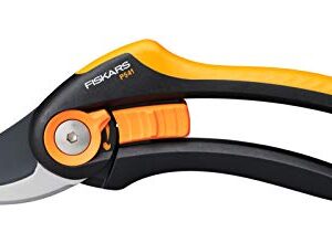 Fiskars Bypass-Gartenschere, Plus SmartFit, P541, Für frische Äste und Zweige, Antihaftbeschichtet, Edelstahl-Klingen, Länge: 20,1 cm, Schwarz/Orange, 1057169