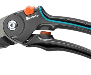 Gardena Gartenschere A/M: Stabile Baumschere mit Amboss-Schneide für holzige Äste und Zweige, max. Schneid-Durchmesser 23 mm, Anti-Rutsch-Griff, antihaftbeschichtetes Obermesser (8903-20)