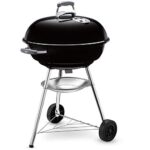 Weber Compact Kettle Holzkohlegrill/Porzellanemaillierter Deckel und Kessel, 57 cm Grillfläche, Ascheauffangschale, Dreibein-Ständer und Räder, Schwarz/Silber