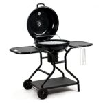 BBQ-Toro Kugelgrill Ø 57 cm mit Ablagefläche und Grillrostheber | Grillfläche Ø 54,5 cm | BBQ Kugelgrill Holzkohle, Barbecue Grill Holzkohle rund, Holzkohlegrill mit Deckel