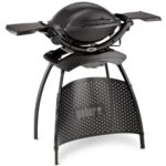 Weber Q 1400 Elektrogrill mit Stand/Tragbarer Stadtgrill, Porzellanemaillierter Gusseisenrost, Schnellheizelement, 43 x 32 cm Grillfläche, Abnehmbare Auffangschale, 1,8 m Netzkabel, Schwarz