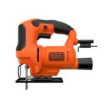 BLACK+DECKER 400W Stichsäge (kompakt und schlank, mit verstellbarem Sägeschuh, Gebläse und Feststellschalter, optimal für solide Gerad-, Kurven- und Gehrungsschnitte, inkl. Holzsägeblatt) BES602