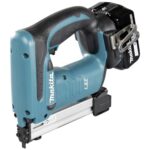Makita Akku-Tacker, (18 V/5,0 Ah, 2 Akkus und Ladegerät im Makpac), DST221RTJ