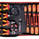 Brüder Mannesmann Werkzeugset, 14-teilig - VDE-geprüftes Elektroinstallationsset - isoliert bis 1000 V - inkl. Schraubendreher, Seitenschneider, Spannungsprüfer, Zangenset & Werkzeugtasche | M11214