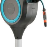 Gardena Garten-Schlauchbox RollUp M (türkis) 20 m: Schwenkbare Schlauchbox, integrierte Schlauchführung, inkl. 20 m Gardena Qualitätsschlauch, Erdspieß und Montagehilfe (18614-20)