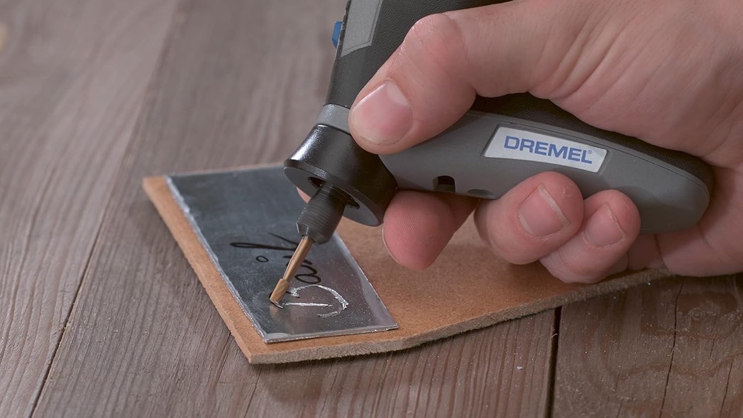 Dremel MAX Hochgeschwindigkeits-Fräsmesser (194DM) 2 Hochgeschwindigkeits-Fräsmesser mit Titanbeschichtung zum Schnitzen und Gravieren, 3,2 mm, max. Lebensdauer – Bild 4