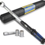 Goodyear Premium Drehmomentschlüssel, Einstellbar von 42 bis 210 Nm, Antrieb 1/2" Vierkant, inkl. Verlängerung und Stecknüsse 17 mm und 19 mm, Blau, Schwarz, Silber