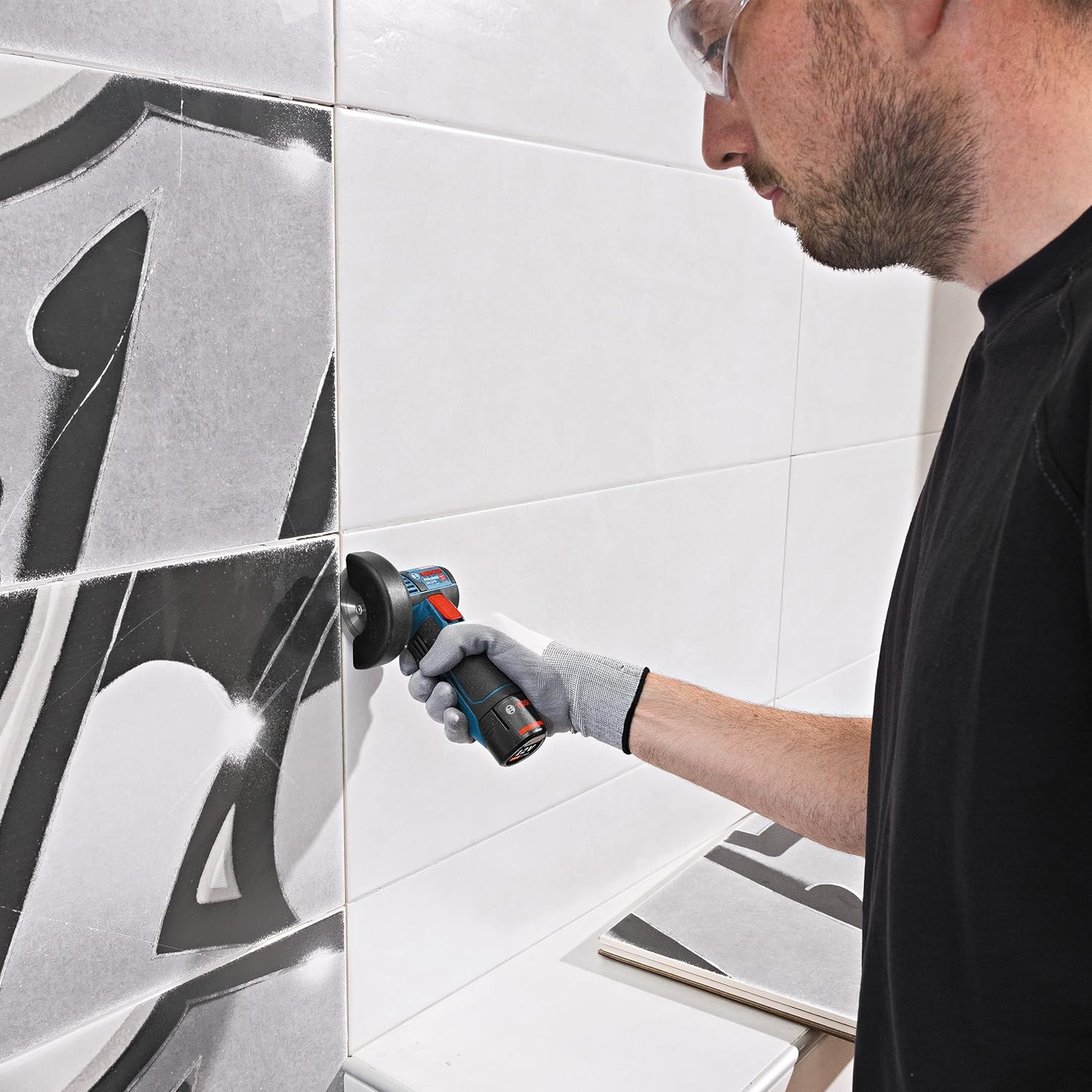 Bosch Professional 12V System Akku Winkelschleifer GWS 12V-76 (inkl. 2x Trennscheibe Expert for Inox, 1x Hartmetall - Trennscheibe Carbide Multi Wheel, 2x Einlage, L-BOXX, ohne Akku/ Ladegerät) – Bild 5