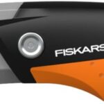 Fiskars Pro Kompaktes Universal-Klappmesser, Länge 12 cm, Rostfreier Stahl/Kunststoff, Schwarz/Orange, CarbonMax, 1062939