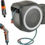 Gardena Wand-Schlauchbox RollUp L (weiß) 30 m exklusiv für Amazon: Schwenkbare Schlauchbox, integrierte Schlauchführung, inkl. 30 m Gardena Qualitätsschlauch, Reinigungsspritze und Brause (18627-38)