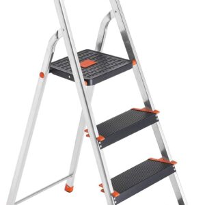 SONGMICS Leiter mit 4 Stufen, Aluleiter, 12 cm breite Stufen mit Riffelung, Anti-Rutsch-Füße, mit Handlauf, Werkzeugschale, bis 150 kg belastbar, schwarz-orange GLT04BK