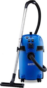 Nilfisk Multi II 30L T Nass Trockensauger mit Steckdose - Staubsauger für Werkstatt, Haus, Garten und Auto (1400 W)