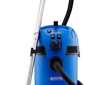 Nilfisk Multi II 30L T Nass Trockensauger mit Steckdose - Staubsauger für Werkstatt, Haus, Garten und Auto (1400 W)