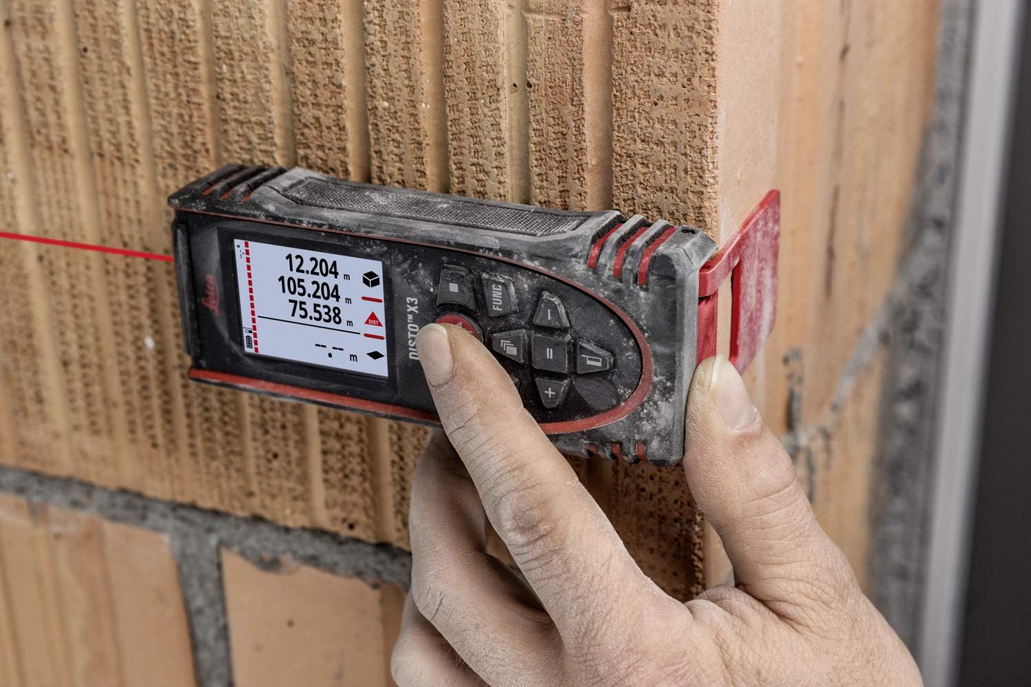 Leica DISTO X3 – robuster Laser Entfernungsmesser (Schutzklasse IP65) mit Bluetooth (App-Nutzung) für Distanzmessungen unter härtesten Bedingungen (Innenbereich mit 150 m Reichweite) – Bild 3