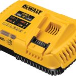 Dewalt System-Schnellladegerät DCB117 (für alle 18V inkl. XR Flexvolt Akkus, mit 12 A Ladestrom, 2-Stufen Ladeprozess schont den Akku, LED-Anzeige des Ladeprozesse, für die Wandmontage geeignet)