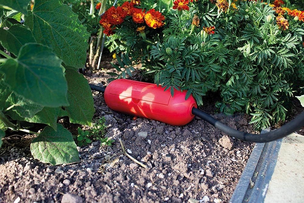 as - Schwabe Sicherheitsbox, Sicherheit für Schuko, Stecker und Buchse, Zuverlässiger Schutz vor Außeneinwirkungen, Hervorragend für den Außenbereich, mit praktischem Aufhänge-Haken, Rot, 48707 – Bild 4