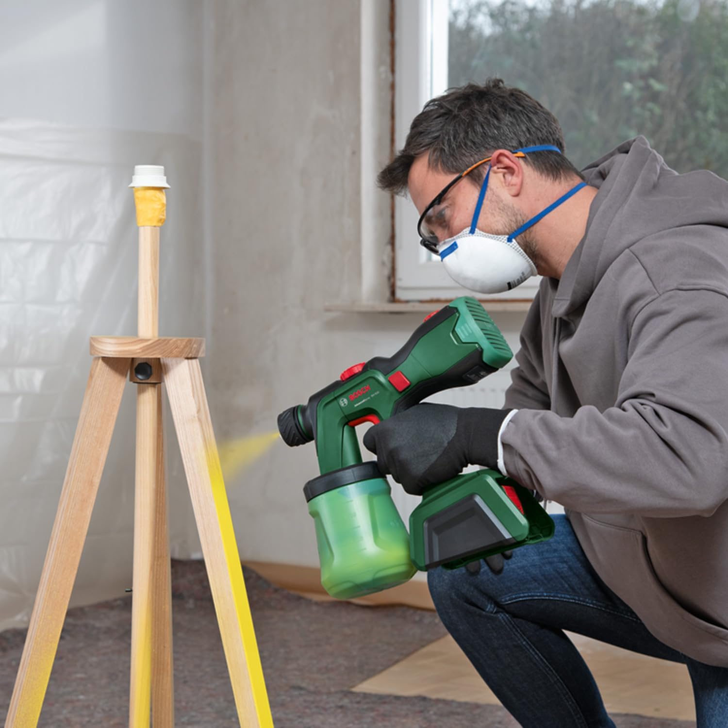 Bosch Akku-Farbsprühsystem AdvancedSpray 18V-500 (für Dispersions-/Latexfarben, Lasuren und Lacke; 3 m²/min; 2x 1200-ml-Becher; 4Ah-Akku und Ladegerät) – Bild 4