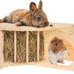 Resch Nr11 Nagerhöhle XL naturbelassenes Massivholz aus Fichte/mit Treppe zur Liegeterasse, integrierter Heuraufe, großen Eingängen und gerundeten Ecken / 60 x 19,7 x 37cm