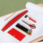 mako PROFI Tapezierset 6-teilig – Präzises Tapezierwerkzeug für saubere Schnitte, perfekte Nahtbearbeitung – Tapezierschere, Spachtel, Bürste, Abreißlineal, Nahtroller und Kleister-Rührholz