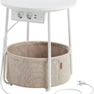VASAGLE Beistelltisch rund, Kleiner Tisch, Couchtisch mit Steckdose, Wohnzimmertisch, Korb aus Stoff, Stauraum für Wohnzimmer Schlafzimmer, Nachttisch modern, mattweiß-Kamelbraun LET228W02