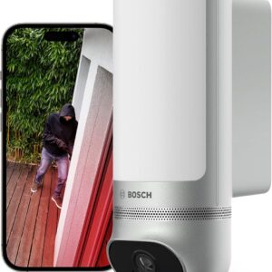 Bosch Smart Home Außenkamera II, Überwachungskamera Außen, 1080p Full-HD Auflösung mit integrierter Alarmsirene und Design-Leuchte, kompatibel mit Amazon Alexa, Silber