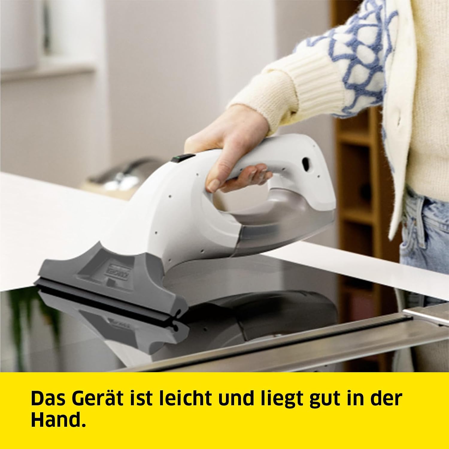 Kärcher Fenstersauger WV 1 Plus, Akkulaufzeit: 20 min, LED-Ladezustandsanzeige, Schmutzwassertank: 100 ml, Gewicht: 0,5 kg, Sprühflasche mit Mikrofaserbezug, 20 ml, Arbeitsbreite der Absaugdüse 250 mm 3 Kärcher Fenstersauger WV 1 Plus, Akkulaufzeit: 20 min, LED-Ladezustandsanzeige, Schmutzwassertank: 100 ml, Gewicht: 0,5 kg, Sprühflasche mit Mikrofaserbezug, 20 ml, Arbeitsbreite der Absaugdüse 250 mm – Bild 3