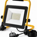 100W LED Baustrahler, Spotlight Mobil IP66 Wetterfest 4M Kabel mit Stecker | Arbeitsleuchte mit 360° drehbarem Flutlicht, verstellbarer Sockel, ideal für Garage und Baustelle
