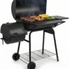 Lugia Holzkohlegrill mit Smoker – XXL Grillwagen 66x41 cm – BBQ Grill mit Deckel, Thermometer, Warmhalterost, Seitentisch & Flaschenöffner – Offset Smoker für Garten & Terrasse 2 61TI9hCe6OL. AC SL1200