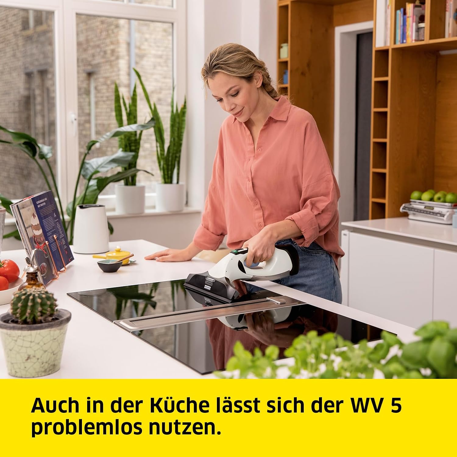 KÄRCHER Fenstersauger WV 5 Plus N Battery, mit zusätzlichem Akku, LED-Ladezustandsanzeige, 2 Absaugdüsen, Sprühflasche mit Mikrofaserbezug, 20 ml Fensterreiniger-Konzentrat 4 KÄRCHER Fenstersauger WV 5 Plus N Battery, mit zusätzlichem Akku, LED-Ladezustandsanzeige, 2 Absaugdüsen, Sprühflasche mit Mikrofaserbezug, 20 ml Fensterreiniger-Konzentrat – Bild 4