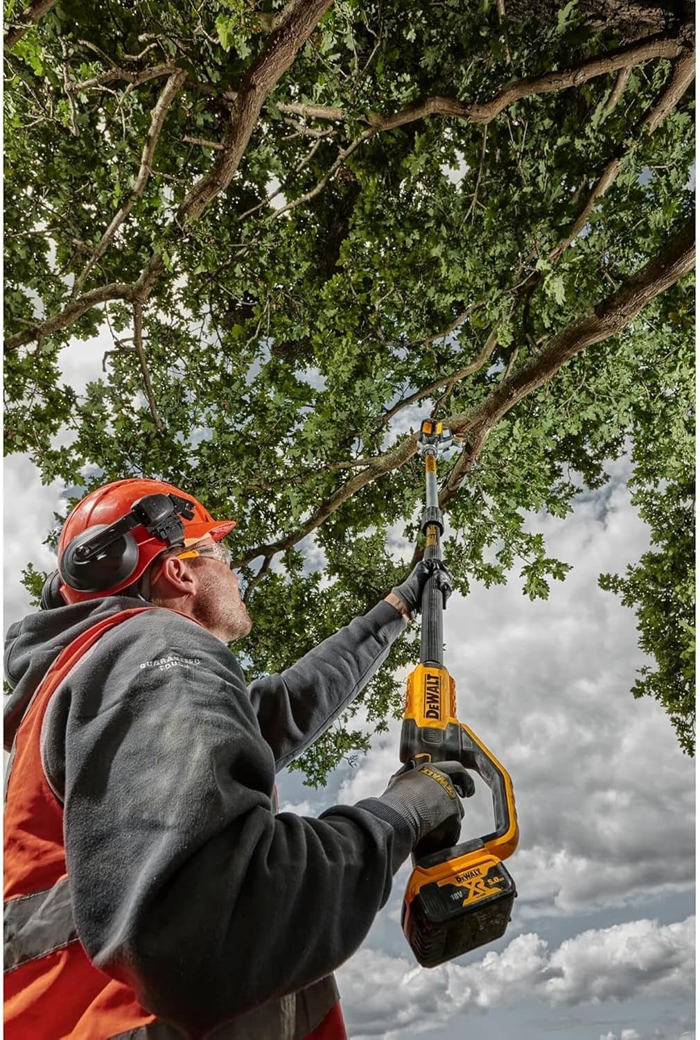 Dewalt 18V Akku-Hochentaster DCMPS567N (bürstenlos, bis zu 3 Meter Arbeitslänge, Schwertlänge 20cm, automatische Kettenschmierung, inkl. Zubehör, Lieferung ohne Akku & Ladegerät) 5 Dewalt 18V Akku-Hochentaster DCMPS567N (bürstenlos, bis zu 3 Meter Arbeitslänge, Schwertlänge 20cm, automatische Kettenschmierung, inkl. Zubehör, Lieferung ohne Akku & Ladegerät) – Bild 5