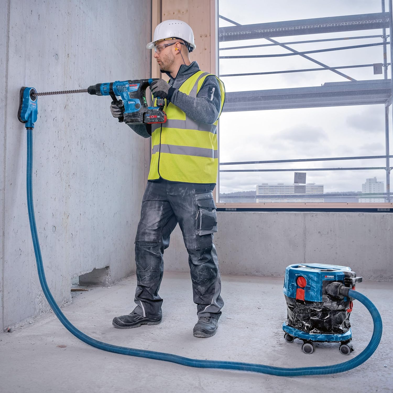 Bosch PRO 18V System Akku Staubsauger GAS 18V-12 MC (Staubschutz der Klasse M, HEPA-Filter, inkl. GCT 30-42, 3x flexibles Gummiband, verschiedene Zubehöre, ohne Akku/Ladegerät) 5 Bosch PRO 18V System Akku Staubsauger GAS 18V-12 MC (Staubschutz der Klasse M, HEPA-Filter, inkl. GCT 30-42, 3x flexibles Gummiband, verschiedene Zubehöre, ohne Akku/Ladegerät) – Bild 5
