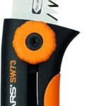 Fiskars Handsäge für frisches Holz, Grobzahnung, Sägeblattlänge: 16 cm, Einziehbar, Rostfreies Stahl-Sägeblatt, Schwarz/Orange, Xtract, SW73, Länge: 35 cm, 1000613