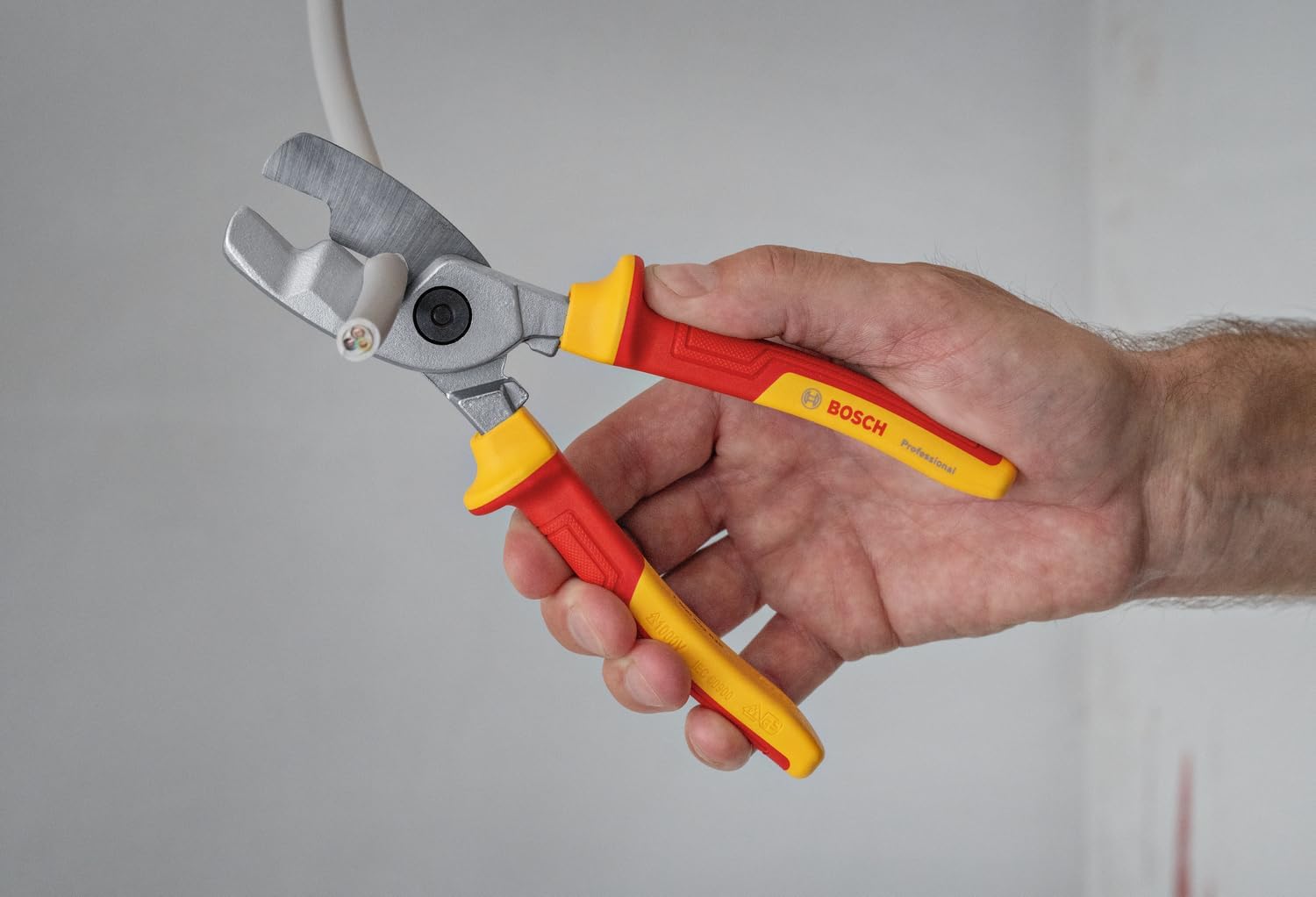 Bosch Professional gemischtes Handwerkzeug-Set, 37-teilig (inkl. 21 VDE-Handwerkzeugen und 16 zusätzlichen Handwerkzeugen, praktisch und ergonomisch, in L-BOXX) 4 Bosch Professional gemischtes Handwerkzeug-Set, 37-teilig (inkl. 21 VDE-Handwerkzeugen und 16 zusätzlichen Handwerkzeugen, praktisch und ergonomisch, in L-BOXX) – Bild 4
