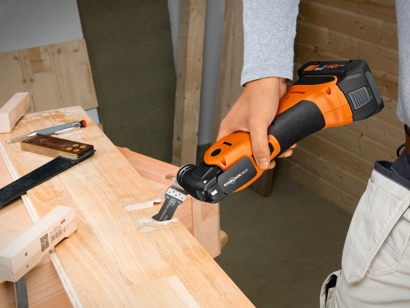 Fein Akku Multimaster AMM 700 MAX TOP 4.0 AH AS (18 V, Akku 4,0 Ah, AMPShare, StarlockMax, inkl. Zubehör-Set 60-teilig für Holz, Kunstsoff + Metall, Multifunktionswerkzeug, in L-Boxx) 71293661000 2 Fein Akku Multimaster AMM 700 MAX TOP 4.0 AH AS (18 V, Akku 4,0 Ah, AMPShare, StarlockMax, inkl. Zubehör-Set 60-teilig für Holz, Kunstsoff + Metall, Multifunktionswerkzeug, in L-Boxx) 71293661000 – Bild 2